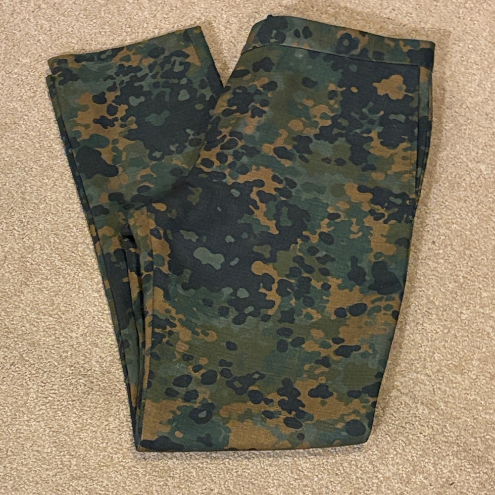 BURBERRY NWOT Camouflage Patterned Pants, Italian 44